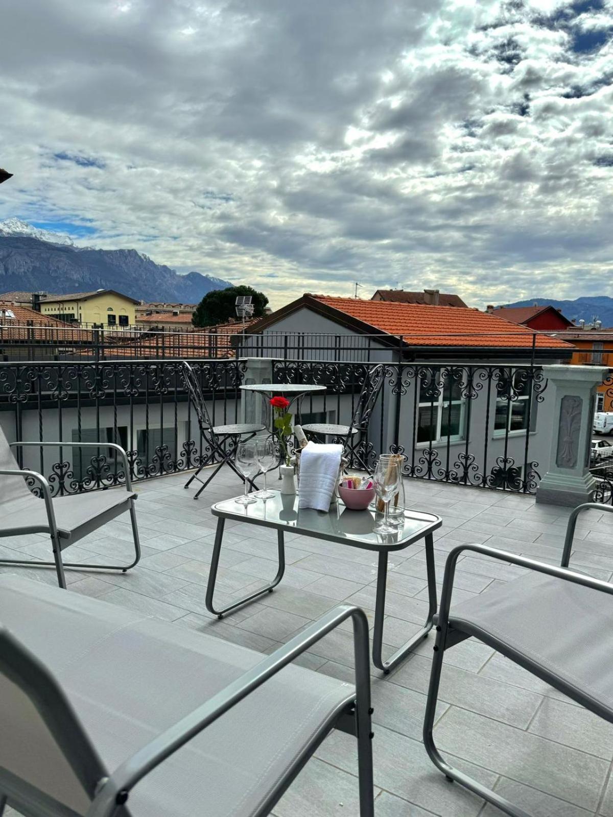 Apt. Aquarius Oasi Di Menaggio Exterior photo